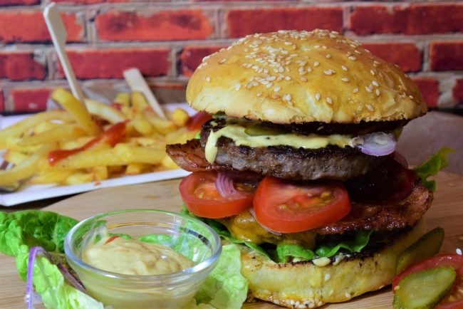 burger-55e9d34143_1280